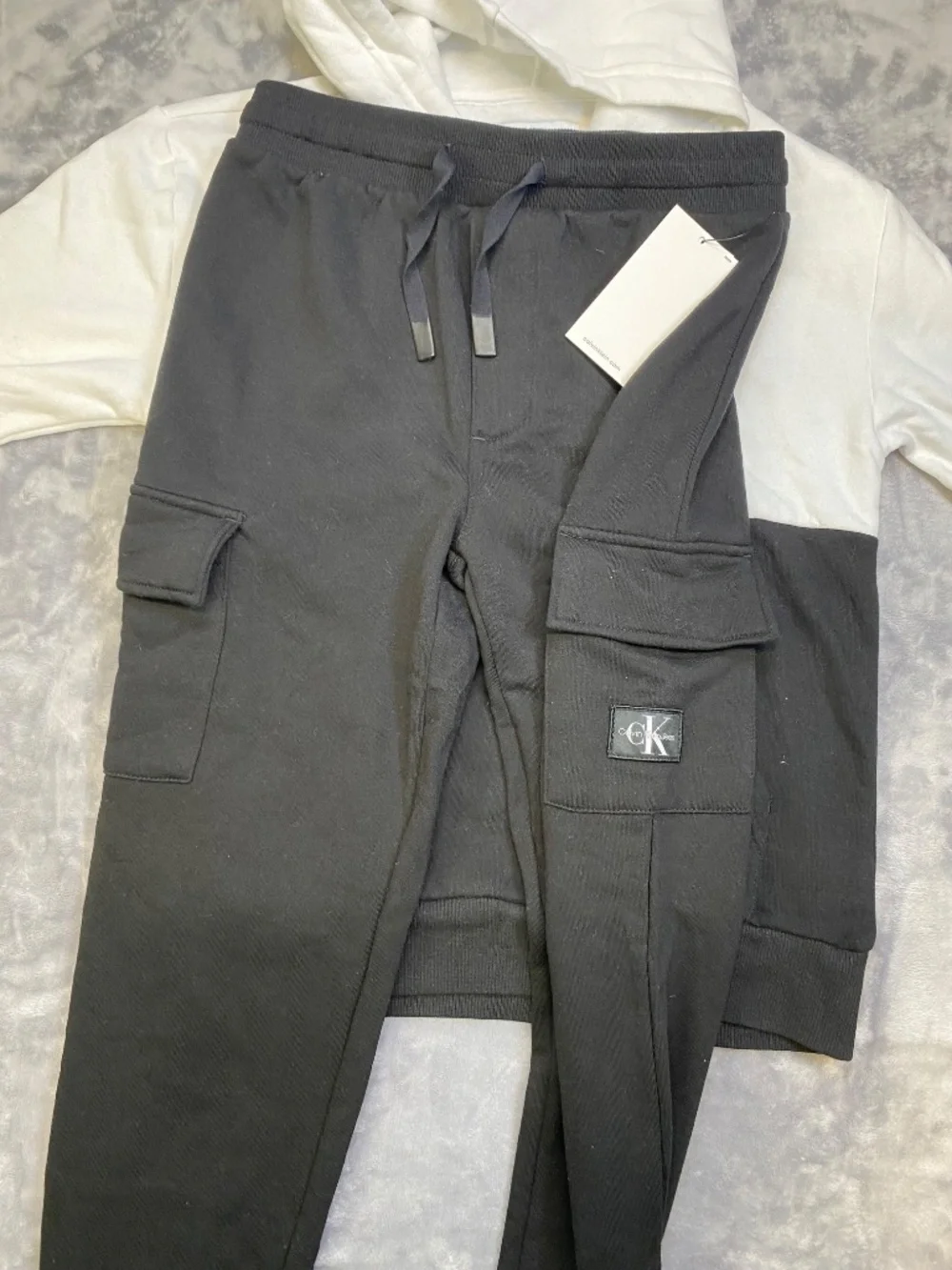 Calvin Klein NEW Boys Sweat Pants & Hoodie Bundle - Size Medium 10/12